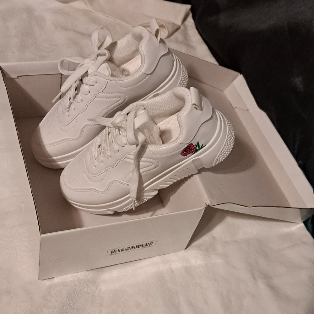 White Sneakers New 61/2